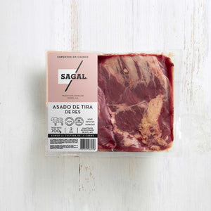 Dos bifes de Asado de Vacío marca Sagal crudos empacados al vacio