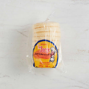 Empaque de Arepa de maíz peto y queso crema marca San Jorge